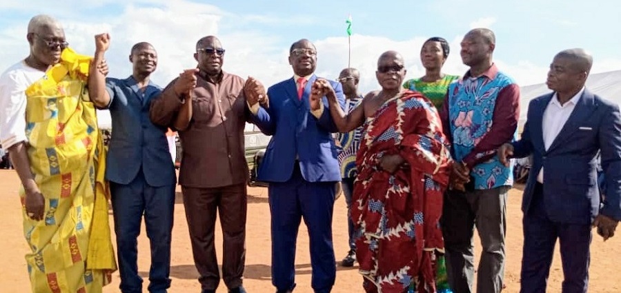 Hommage des populations de Korobo au président ADO