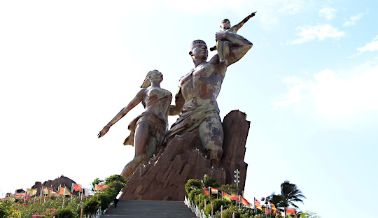 image monument de la renaissance africaine