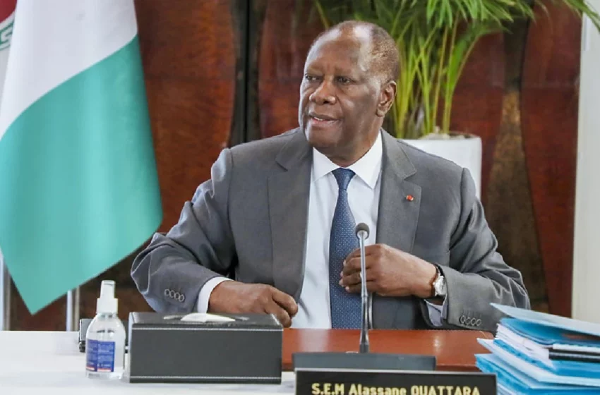  Ouattara rend un vibrant hommage à Macky Sall lors de son dernier sommet en tant que président du Sénégal