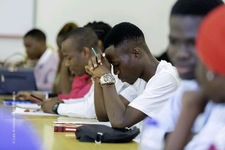  La Côte d’Ivoire confrontée à un manque de psychologues et à un fort taux de su!c!de