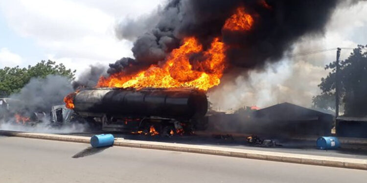  Libéria : au moins 40 morts dans l’explosion d’un camion-citerne dans le centre du pays
