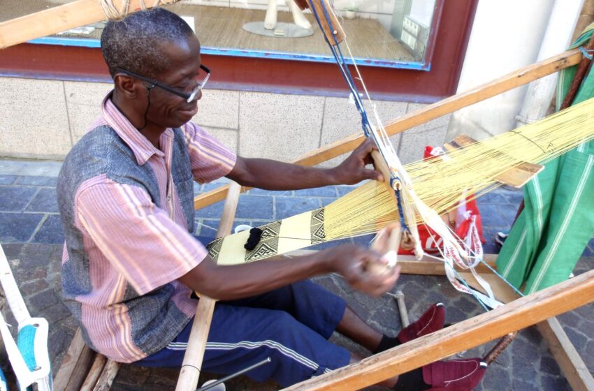  Culture : Les savoir-faire traditionnels liés au tissage du pagne en Côte d’Ivoire inscrits au patrimoine culturel immatériel de l’humanité de l’UNESCO