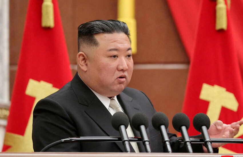  Le fils de Kim Jong Un tenu à l’écart du public pour son apparence physique “pâle et maigre”