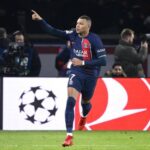 Kylian Mbappé semble se diriger vers la sortie du PSG, manifestant son désir de ne pas prolonger son contrat avec le club parisien lors d'une récente communication avec le président, Nasser Al-Khelaïfi. Il devrait rendre cette décision publique dans les jours à venir, bien que son nouveau club ne soit pas encore confirmé. Cependant, tout indique qu'il pourrait rejoindre le Real Madrid, où il retrouvera ses compatriotes Aurélien Tchouameni et Eduardo Camavinga. Cette opportunité lui offre la perspective de concourir pour le prestigieux trophée de la Ligue des champions, un objectif qu'il a ardemment désiré.