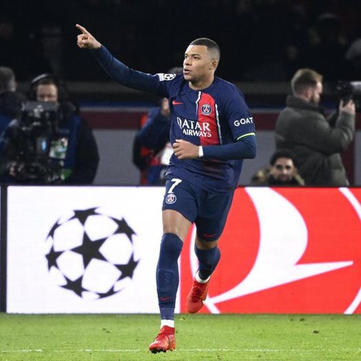  Kylian Mbappé annonce son départ au PSG