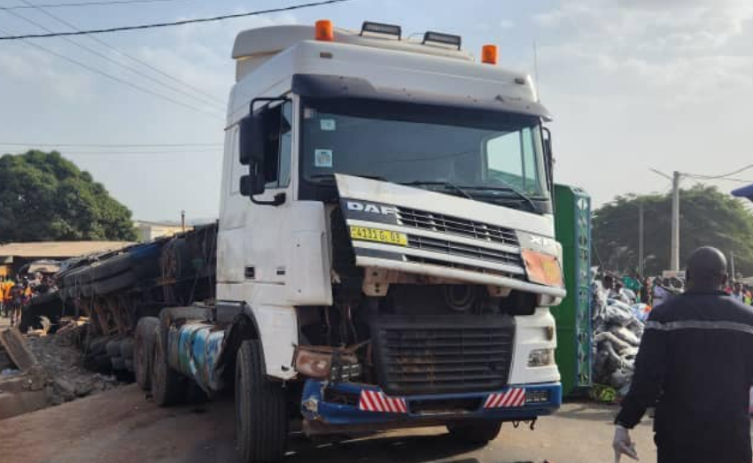  Urgent/Accident à Bondoukou : un gros camion renversé sur un taxi communal (04 morts)