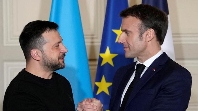 La France maintiendra son soutien à l'Ukraine sans fléchir, déclare Emmanuel Macron face à la guerre en Ukraine!