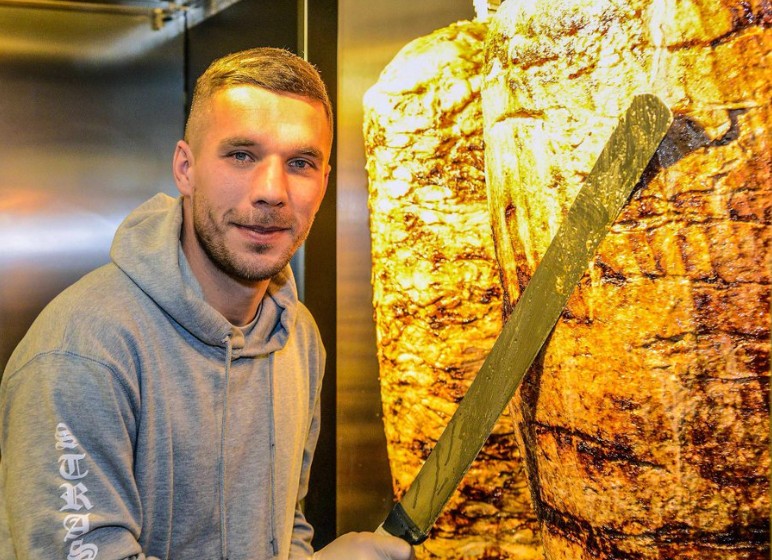  Lukas Podolski, le champion du monde allemand fait fortune dans le Kebab !