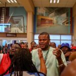 Super Eagles : Nwabali, reçoit un accueil héroïque lors de retour au club sud-africain Chippa United (photos/vidéo).