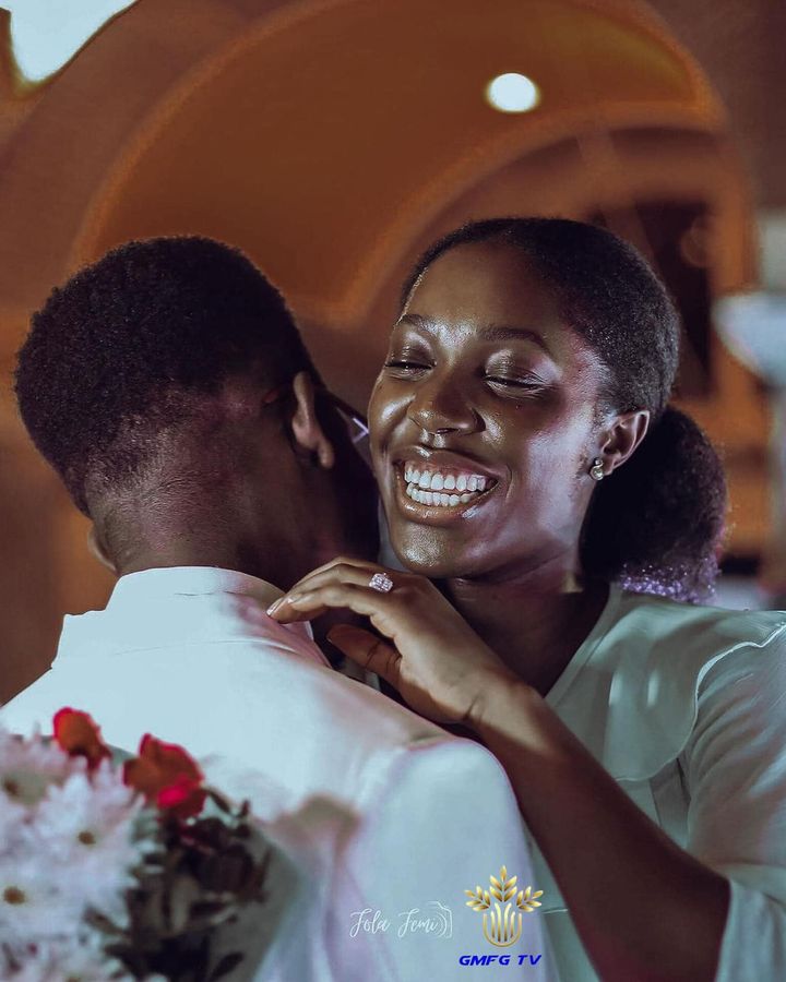 Mariage de Moses Bliss et de Marie Wiseborn : Le décor et le gâteau ont stupéfié les invités (vidéos)!