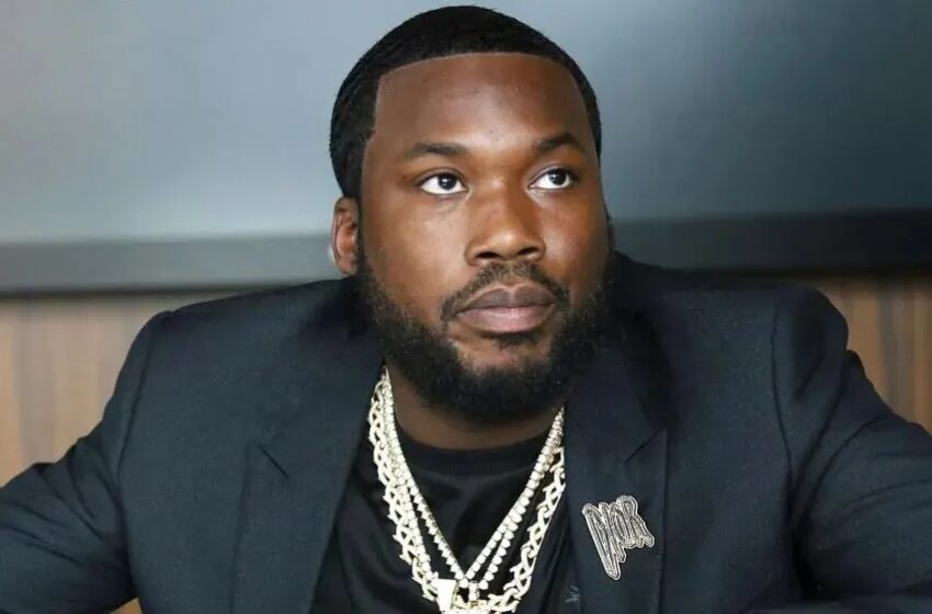  Le rappeur américain Meek Mill révèle qu’il souhaite obtenir la citoyenneté ghanéenne parce que l’Amérique détruit les hommes noirs.