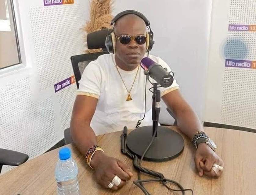 Aziz 47 à Carrefour weekend sur Radio Fréquence 2: « Je n’ai pas lancé de sort à Anaconda.. il était un grand malade depuis des années... Nous étions proches »