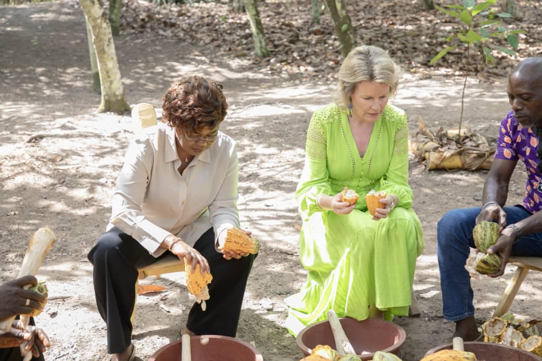 Sa Majesté la Reine Mathilde de Belgique visite une plantation de cacao en Côte d'Ivoire : Une reconnaissance des avancées vers les Objectifs de Développement Durable