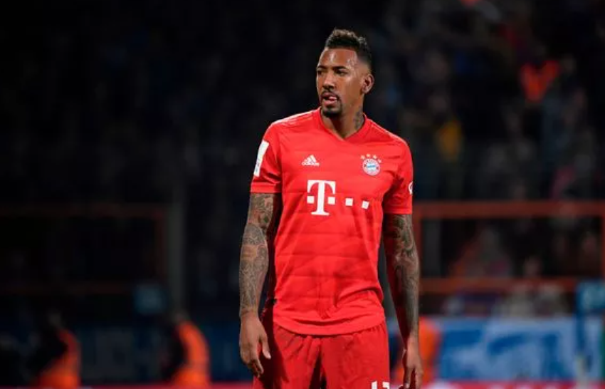  L’ancienne star de Manchester City, Jérôme Boateng, est accusée de « violences mentales et physiques envers des femmes » par sa mère.