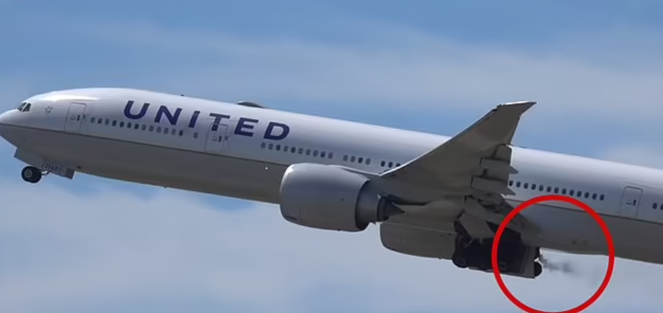 Un Boeing 777 de United Airlines contraint d'atterrir après une fuite de carburant lors du décollage (vidéo)