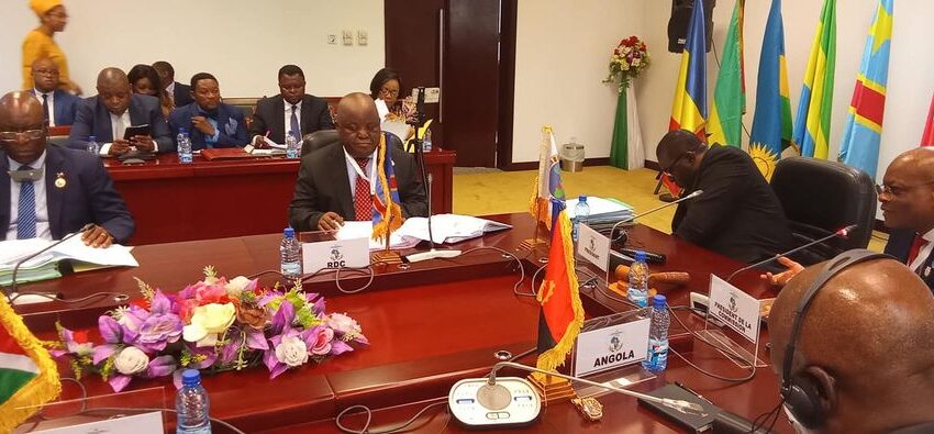  Le ministre congolais des affaires étrangères, Christophe Lutundula : “L’Union Européenne se rend complice du pillage de nos ressources et de l’agression du Rwanda”