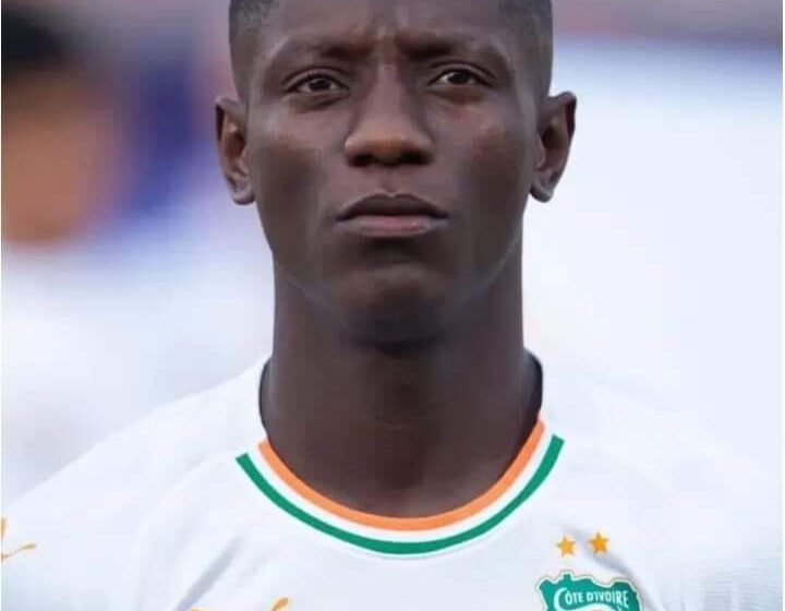  Une page Facebook à Max Gradel : « tu fermes la porte à plusieurs jeunes »…, « ça devient juste de la s0rcelerie ».. »Dégage maintenant champion »