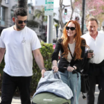 Lindsay Lohan pousse une poussette avec son mari à Beverly Hills
