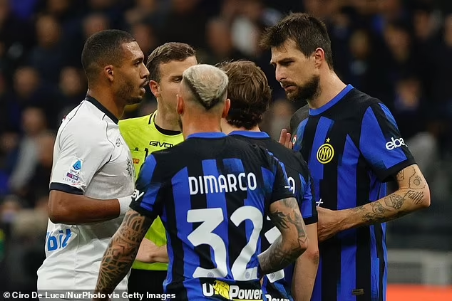 Le footballeur de la Lazio, Francesco Acerbi, quitte le camp de l'équipe d'Italie après avoir prétendument proféré des insultes racistes à l'encontre de Juan Jesus lors du match nul entre l'Inter Milan et Naples.