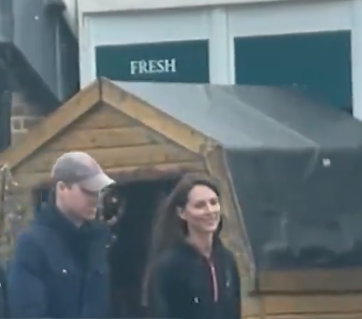  Kate Middleton a été filmée en train de faire du shopping avec le prince William (vidéo).