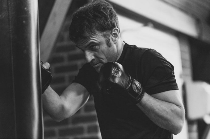  Cette photo d’Emmanuel Macron à la boxe fait sensation ( photos)