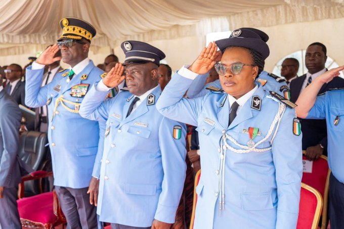 Promotion 2022-2024 de la police nationale : 2 672 sous-officiers, dont 675 femmes reçoivent leurs épaulettes