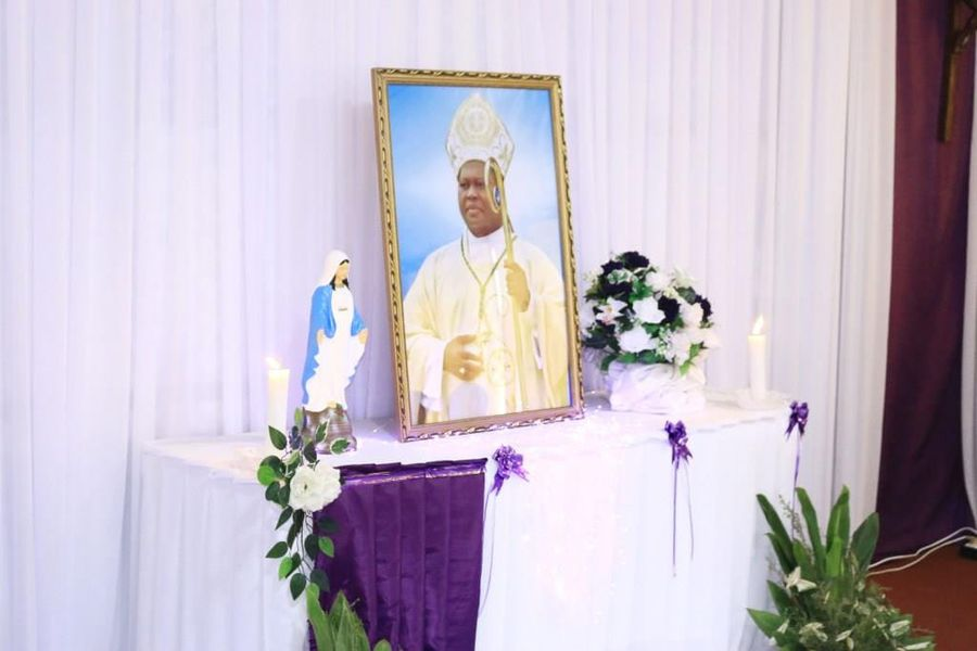 Côte d’Ivoire-Religion : Le premier ministre Robert Beugré Mambé rend hommage à Monseigneur Ahouana!