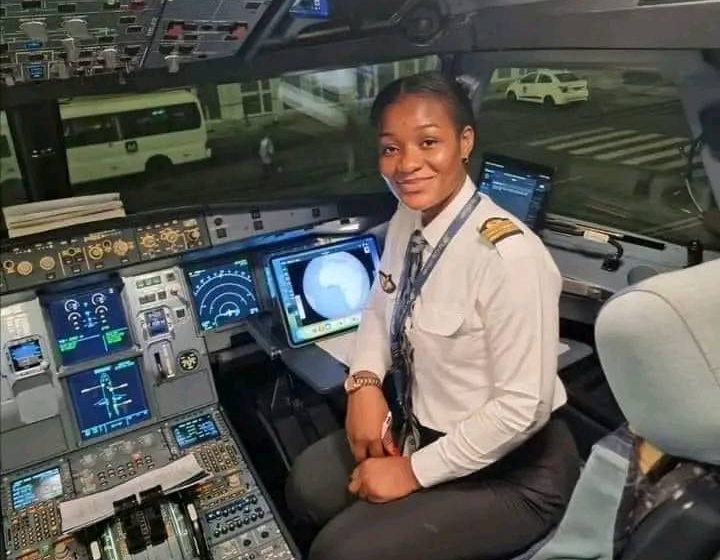  Côte d’Ivoire : Aya Gertrude Konan, d’hôtesse de l’air à pilote d’avion en Côte d’Ivoire