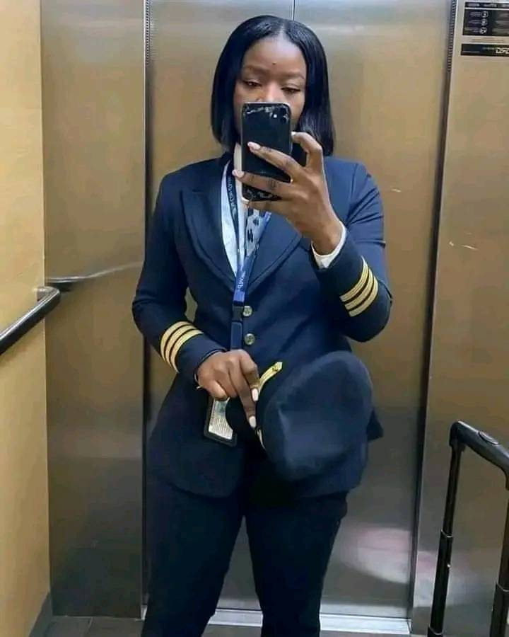 Côte d'Ivoire : Aya Gertrude Konan, d'hôtesse de l'air à pilote d'avion en Côte d'Ivoire