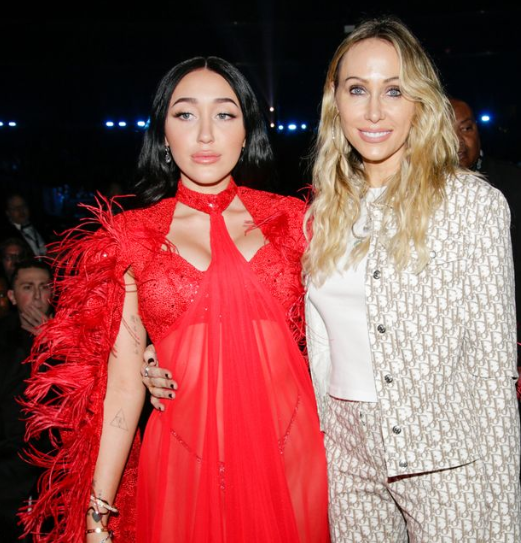 Tish Cyrus s'exprime après avoir épousé l'homme que sa fille fréquentait