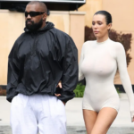 Bianca Censori en tenue révélatrice avec Kanye West au Cheesecake Factory