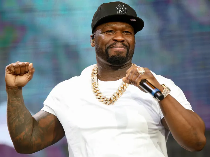 50 Cent s'en prend à Daphne Joy pendant le spectacle de Nicki Minaj.