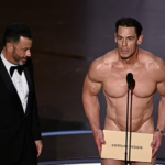 John Cena se déshabille aux Oscars 2024 pour présenter le prix du Meilleur Costume (Photos).