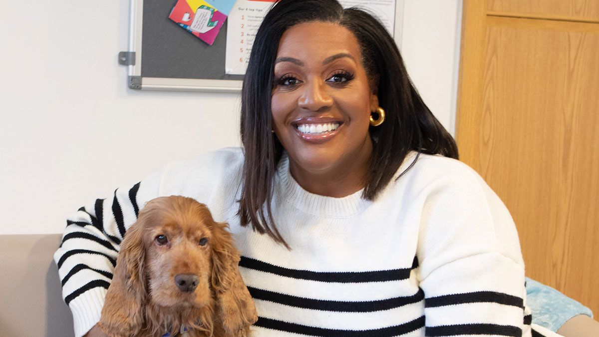 Alison Hammond se dit impressionnée par le dernier geste de Paul O'Grady alors qu'elle le remplace dans l'émission d'ITV