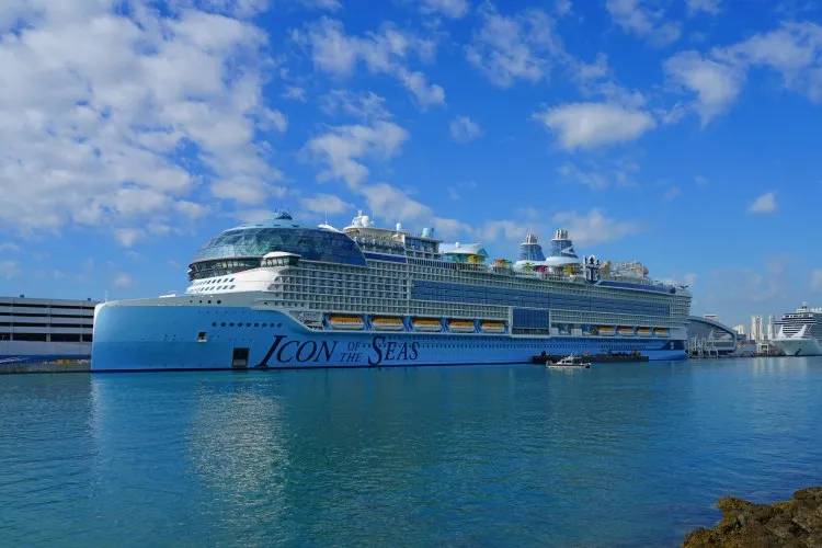 Rencontre avec l'icône des mers, le plus grand navire de croisière du monde !