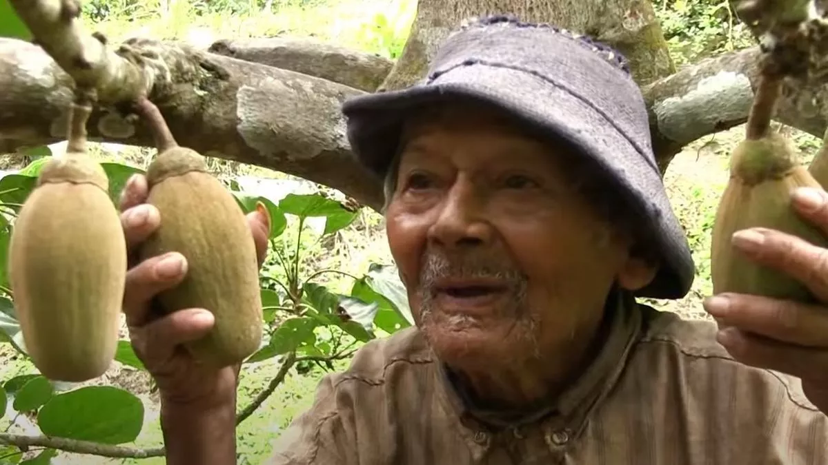 Un agriculteur de 124 ans prétend être "l'homme le plus vieux du monde", battant le record britannique de 13 ans.