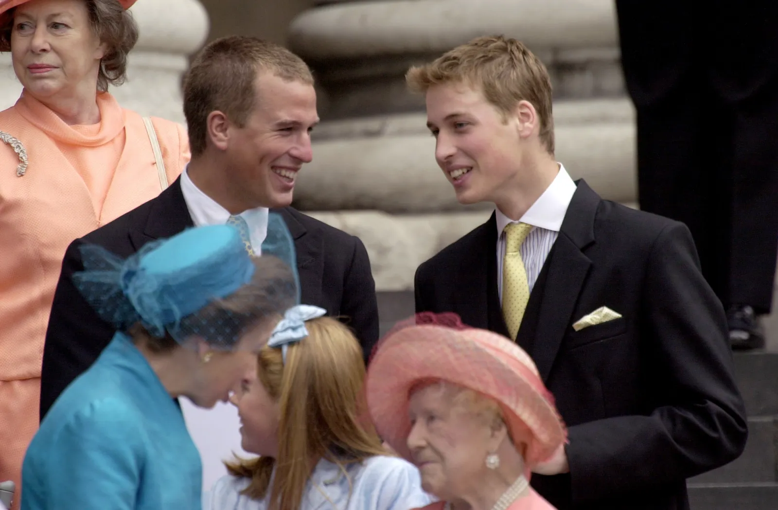 La relation entre le prince William et son cousin Peter Phillips au fil des ans