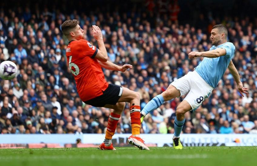  Man City vs Luton (5-1) : Man City s’impose à Luton et prend la tête du classement