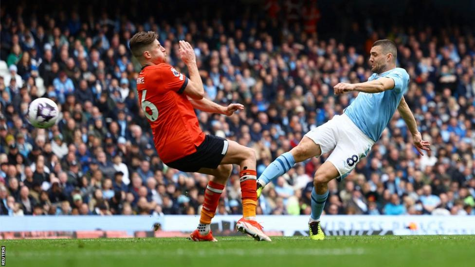 Man City vs Luton (5-1) : Man City s'impose à Luton et prend la tête du classement