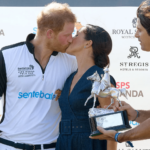 Le prince Harry Meghan Markle s'embrassent au match de polo