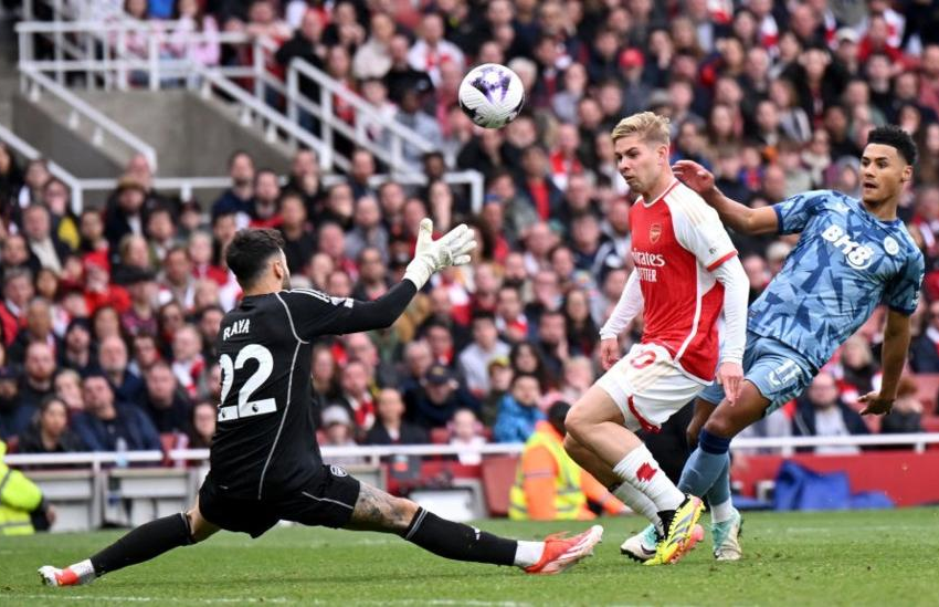  Arsenal 0 v 2 Aston Villa : Les buts tardifs de Villa anéantissent la lutte pour le titre d’Arsenal