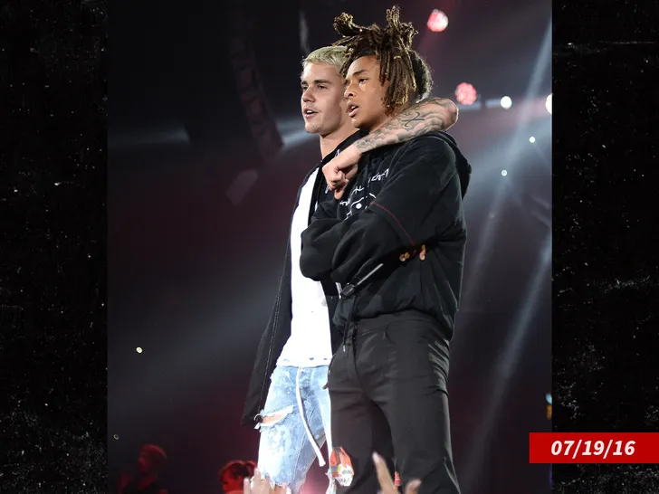 Justin Bieber et Jaden Smith s'embrassent à Coachella