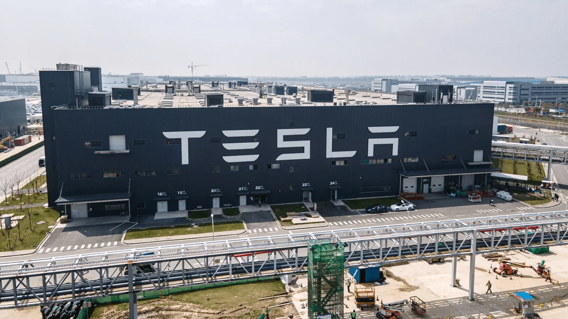 Tesla va supprimer plus de 10 % de ses effectifs mondiaux