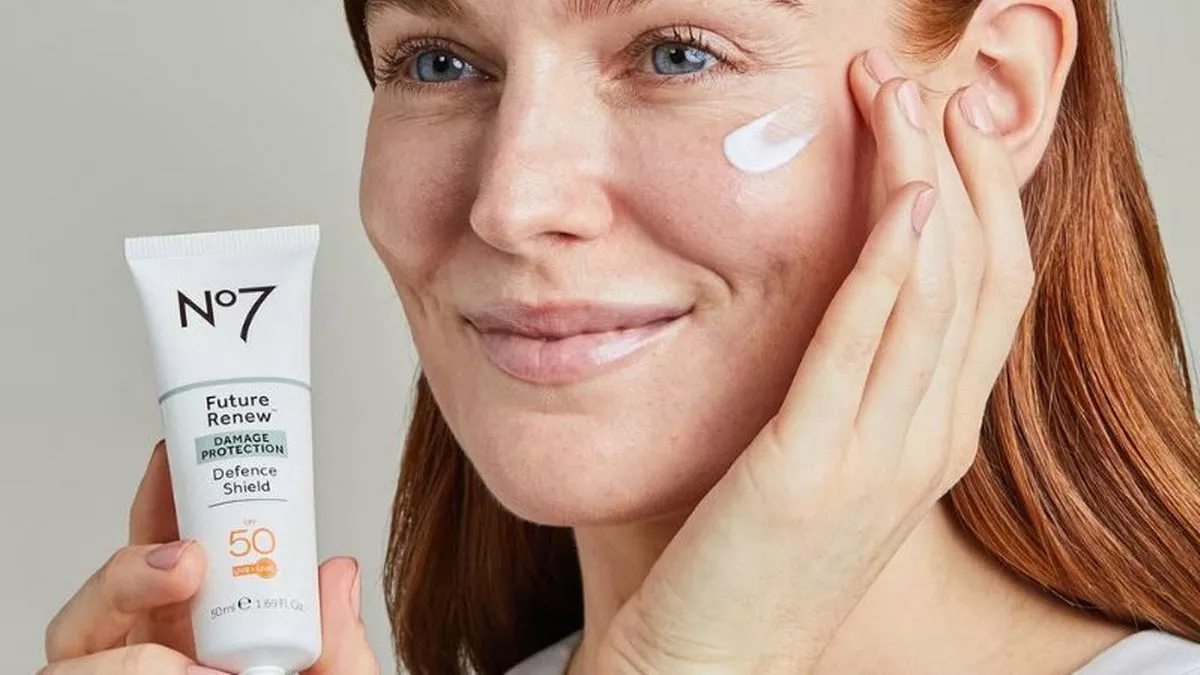 11 meilleurs produits No7, dont le sérum qui "rend les ridules invisibles" et le nouveau Future Renew SPF