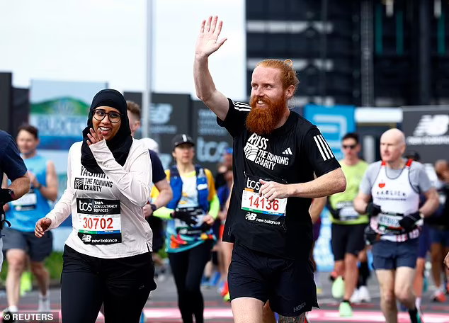 Russ Cook termine le marathon de Londres après avoir couru à travers l'Afrique