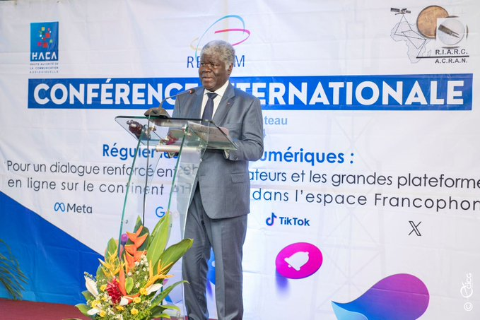  Régulation des services numériques : Le Premier Ministre Robert Beugré Mambé interpelle sur “l’utilisation pernicieuse de l’intelligence artificielle”