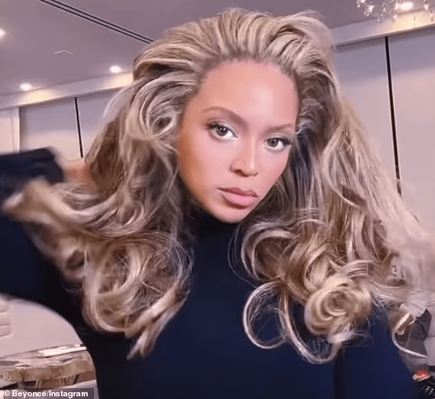 Beyoncé montre ses cheveux NATURELS