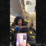 Une femme fait une crise de nerfs ridicule à bord d'un vol de Spirit Airlines et est expulsée par les flics