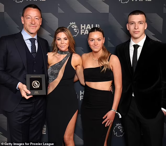 Regardez les photos des enfants adolescents de John Terry