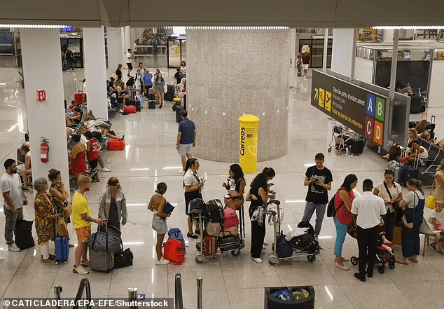 Une femme de 21 ans lutte pour sa survie après avoir bu du café contenant des insectes